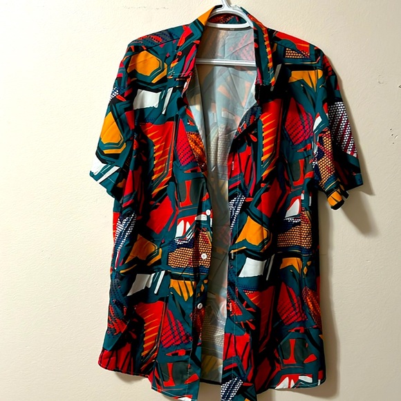 Size M printed shirt, 100% polyester material from SHEIN neverworn - Picture 1 of 2